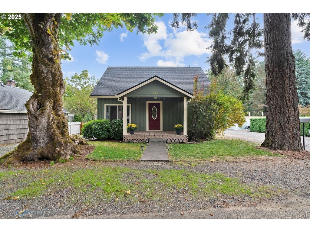 125 SELMA St, Oregon City, OR 97045