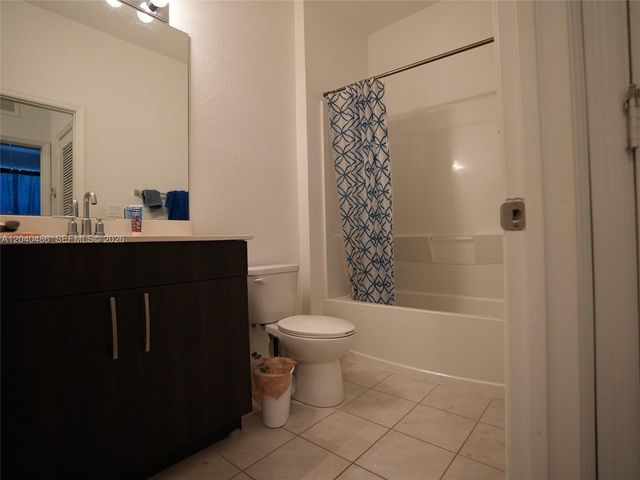 4037 NW 10th Place, Lauderhill, FL 33313