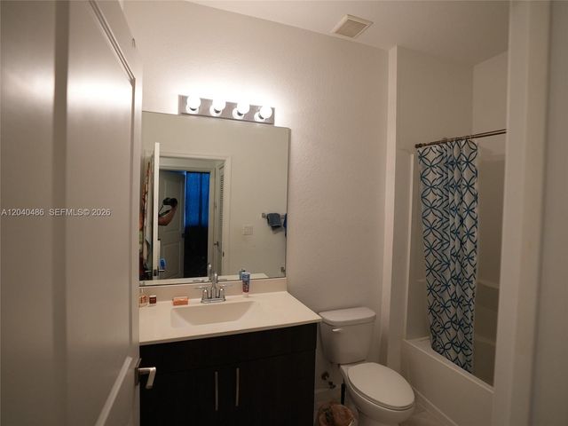 4037 NW 10th Place, Lauderhill, FL 33313