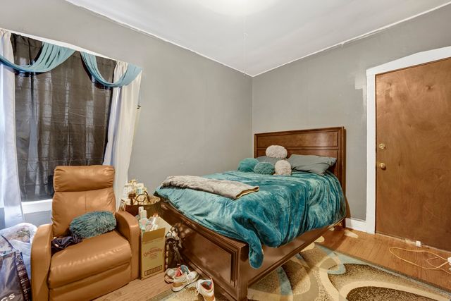 7515 S East End Avenue, Chicago, IL 60649