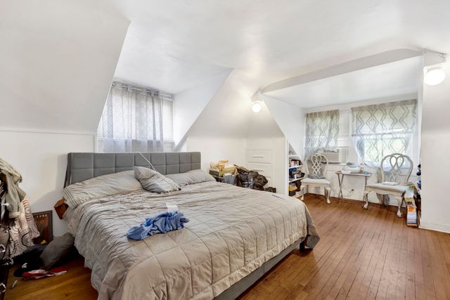 7515 S East End Avenue, Chicago, IL 60649