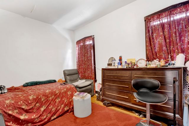 7515 S East End Avenue, Chicago, IL 60649