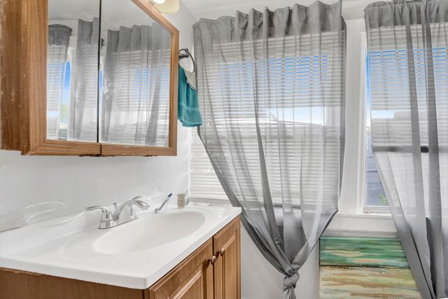 7515 S East End Avenue, Chicago, IL 60649