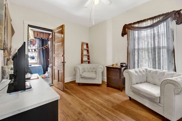 7515 S East End Avenue, Chicago, IL 60649