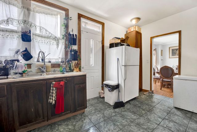 7515 S East End Avenue, Chicago, IL 60649