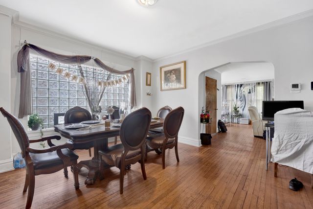 7515 S East End Avenue, Chicago, IL 60649