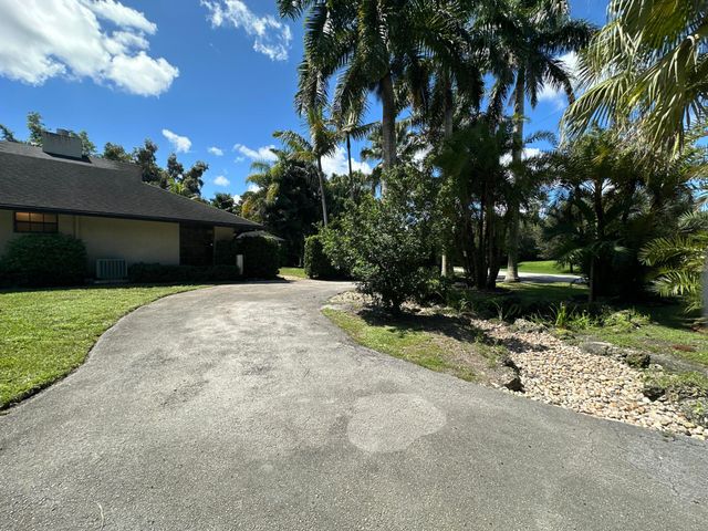 12320 NW 2ND Street, Plantation, FL 33325