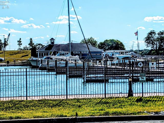 401 W Shoreline Dr Unit 204, Sandusky, OH 44870