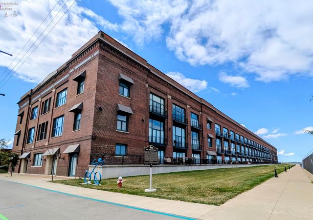 401 W Shoreline Dr Unit 204, Sandusky, OH 44870