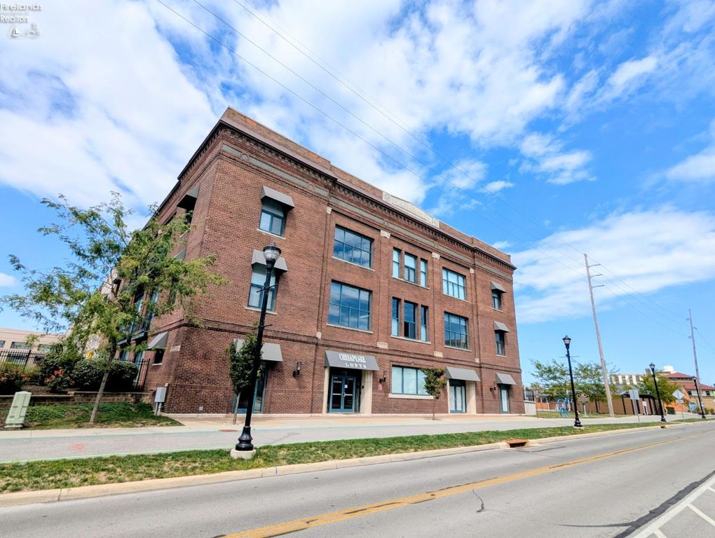 401 W Shoreline Dr Unit 204, Sandusky, OH 44870