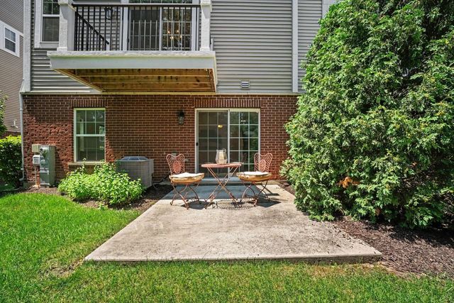 2492 Huntleigh Lane, Woodridge, IL 60517