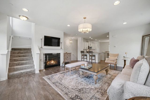 2492 Huntleigh Lane, Woodridge, IL 60517