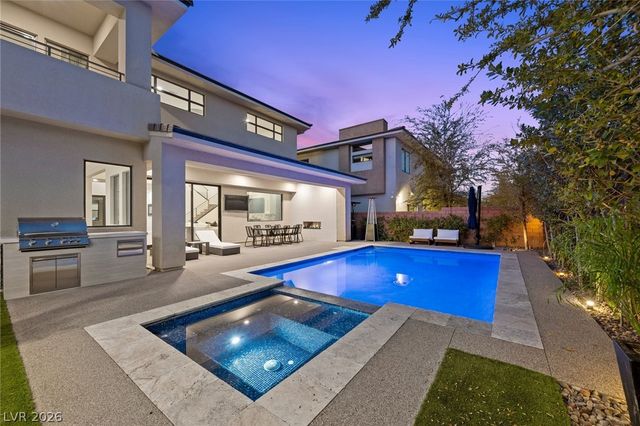 5 Gemstar Lane, Las Vegas, NV 89135