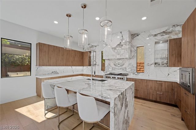 5 Gemstar Lane, Las Vegas, NV 89135