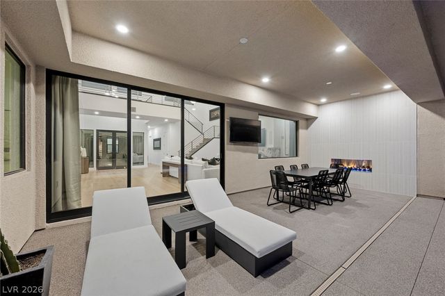 5 Gemstar Lane, Las Vegas, NV 89135