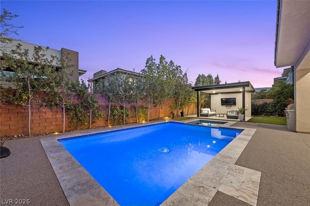 5 Gemstar Lane, Las Vegas, NV 89135