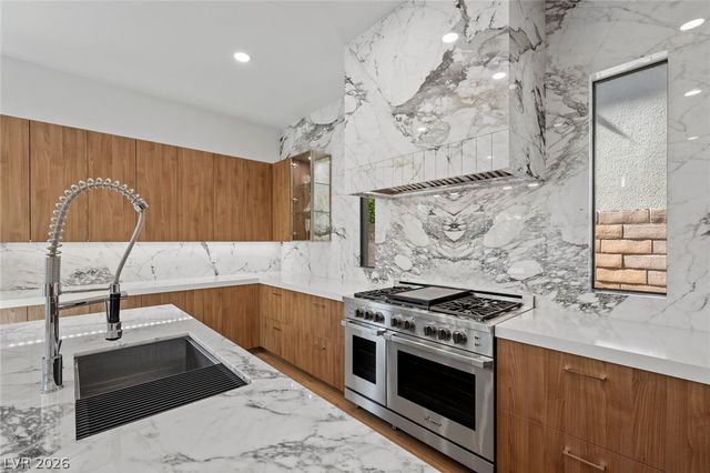 5 Gemstar Lane, Las Vegas, NV 89135