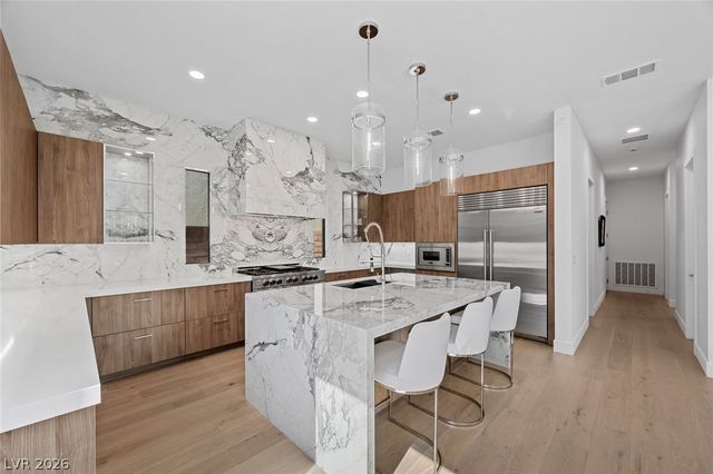 5 Gemstar Lane, Las Vegas, NV 89135