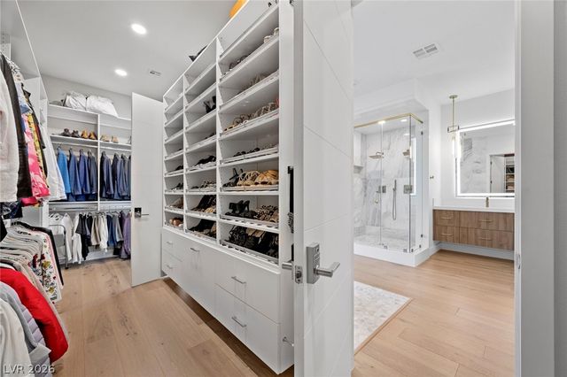 5 Gemstar Lane, Las Vegas, NV 89135