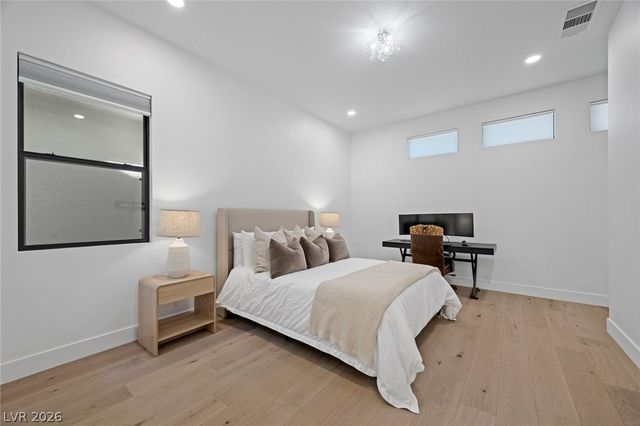 5 Gemstar Lane, Las Vegas, NV 89135