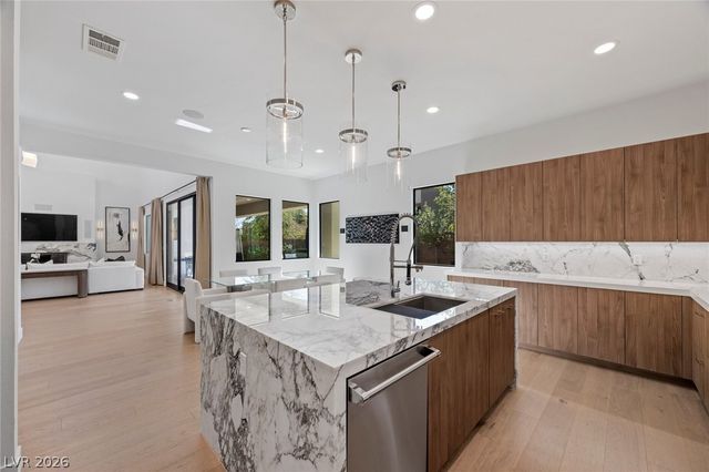 5 Gemstar Lane, Las Vegas, NV 89135