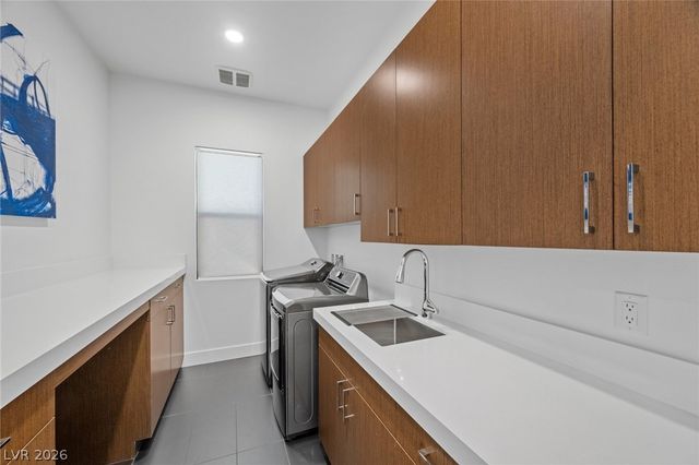 5 Gemstar Lane, Las Vegas, NV 89135