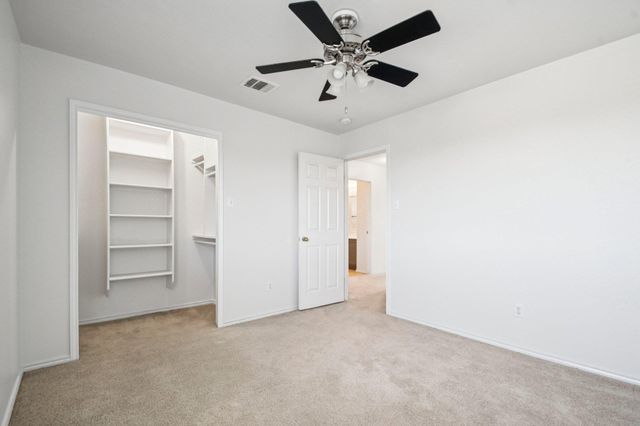 217 Killian LOOP, Hutto, TX 78634