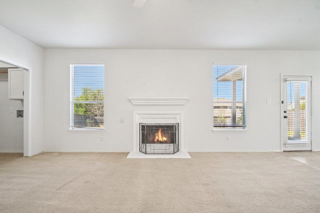 217 Killian LOOP, Hutto, TX 78634