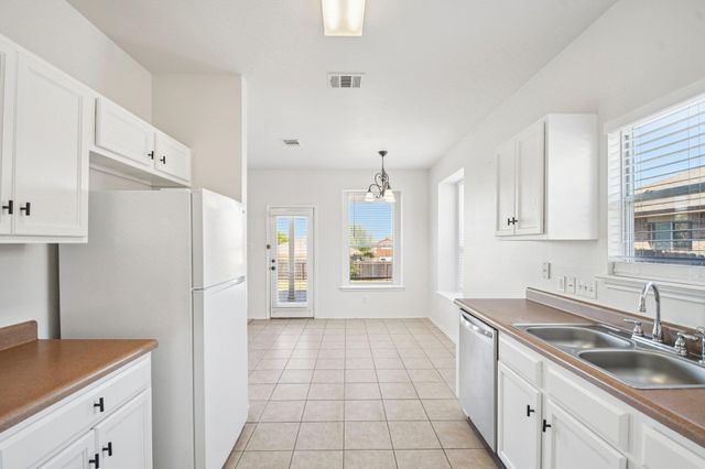 217 Killian LOOP, Hutto, TX 78634