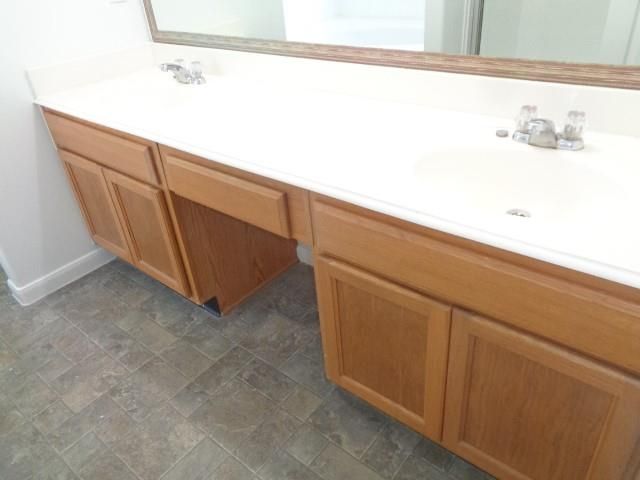 9503 Wyatt Oak Ln, Houston, TX 77044