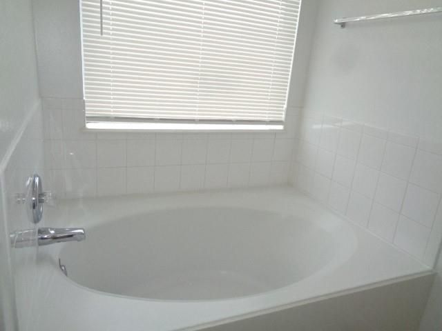 9503 Wyatt Oak Ln, Houston, TX 77044