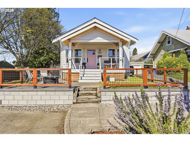 6855 Ne SISKIYOU St, Portland, OR 97213