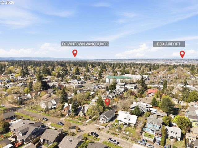 6855 Ne SISKIYOU St, Portland, OR 97213