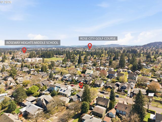 6855 Ne SISKIYOU St, Portland, OR 97213