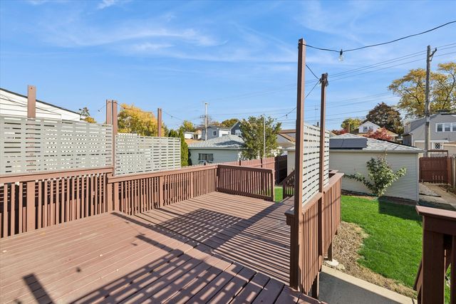 3831 N New England Avenue, Chicago, IL 60634