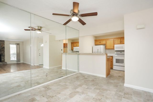 17401 Red Oak Drive 97, Houston, TX 77090