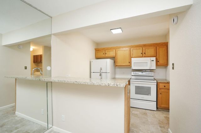 17401 Red Oak Drive 97, Houston, TX 77090