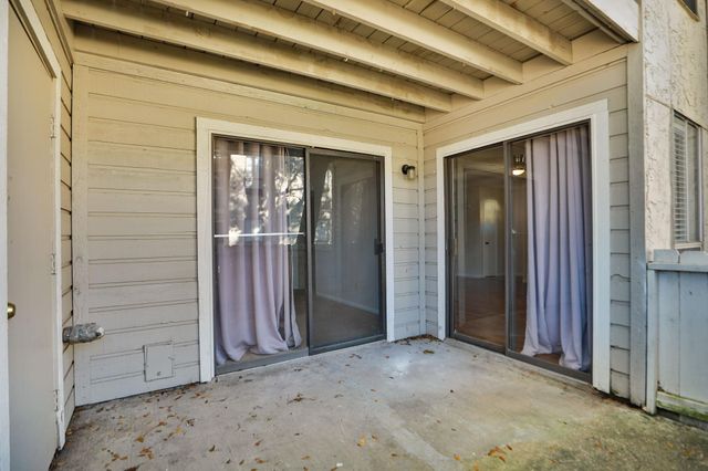 17401 Red Oak Drive 97, Houston, TX 77090