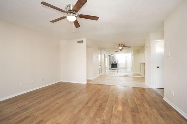 17401 Red Oak Drive 97, Houston, TX 77090