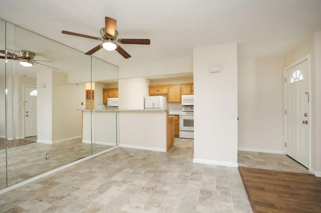 17401 Red Oak Drive 97, Houston, TX 77090