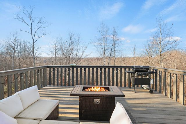 556 Skyview Dr, Ashland City, TN 37015