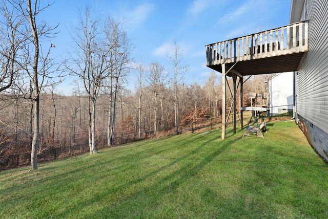 556 Skyview Dr, Ashland City, TN 37015