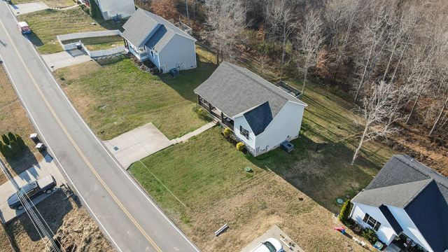556 Skyview Dr, Ashland City, TN 37015