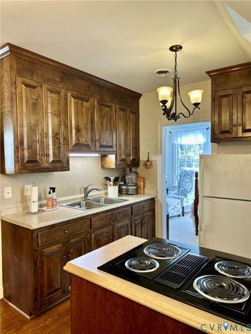 8286 Flannigan Mill Rd, Mechanicsville, VA 23111