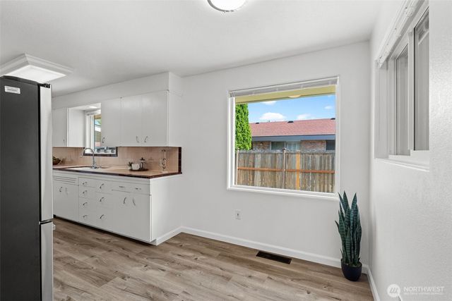 911 11th Street NW, Puyallup, WA 98371