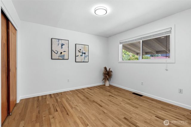 911 11th Street NW, Puyallup, WA 98371
