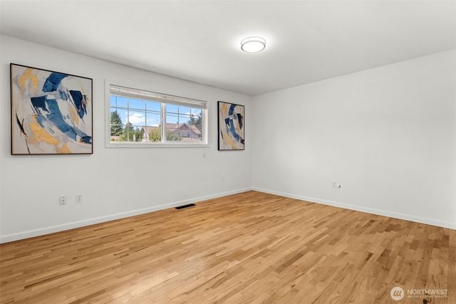 911 11th Street NW, Puyallup, WA 98371