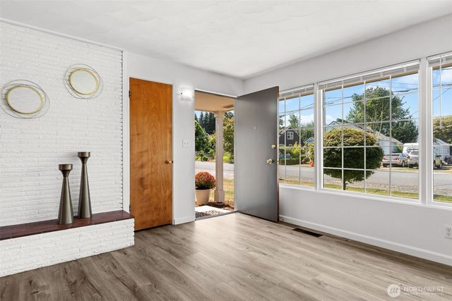 911 11th Street NW, Puyallup, WA 98371