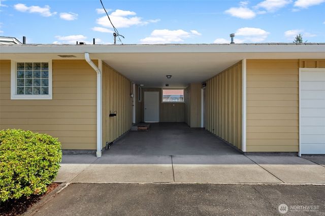 911 11th Street NW, Puyallup, WA 98371