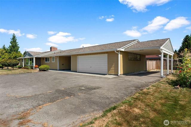 911 11th Street NW, Puyallup, WA 98371